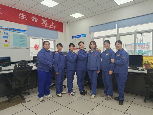蒲白矿业公司：征战在2200余亩光伏区的“娘子军”